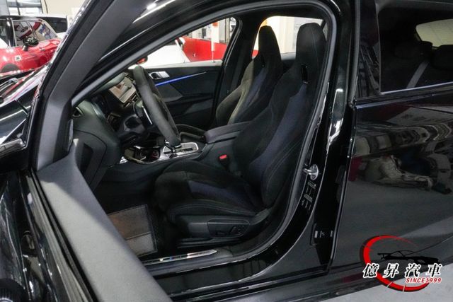 ACC跟車、HK音響、藍色M卡鉗、全數位虛擬座艙、M版套件、M版賽車麂皮桶椅  第7張相片