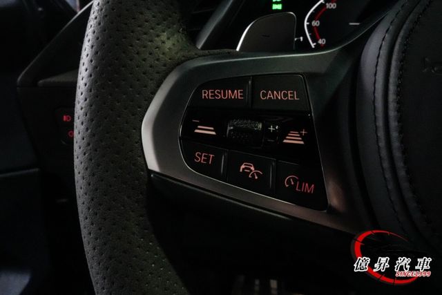 ACC跟車、HK音響、藍色M卡鉗、全數位虛擬座艙、M版套件、M版賽車麂皮桶椅  第9張相片