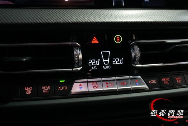 ACC跟車、HK音響、藍色M卡鉗、全數位虛擬座艙、M版套件、M版賽車麂皮桶椅  第12張相片