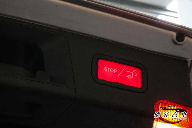 AMG套件、CarPlay，油底殼、引擎腳均換新，為旅行而生，節能大空間旅行車  第11張相片