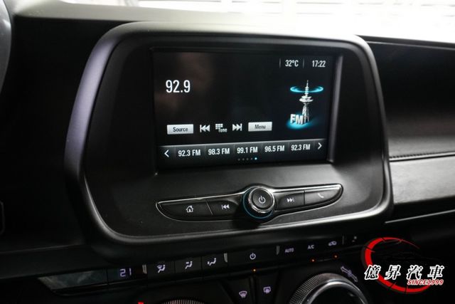 僅跑9.2萬公里，消光灰，CarPlay、雙電動椅，2.0，美式肌肉車  第15張相片