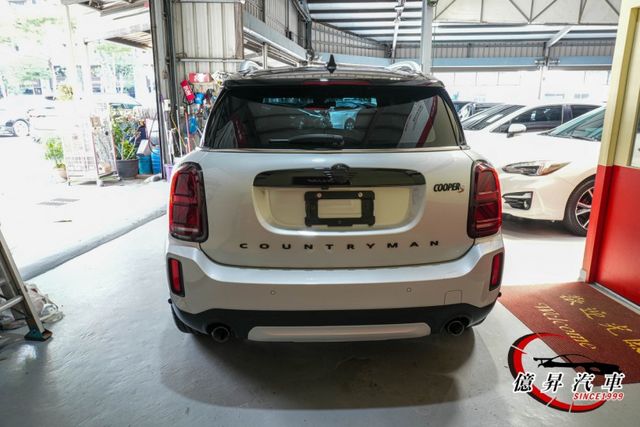 數位儀錶板、電動座椅、Keyless、CarPlay、倒車顯影、英國旗尾燈  第5張相片