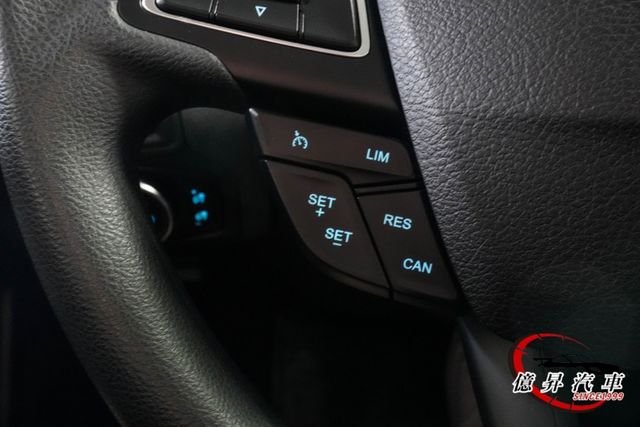 定速系統、自動感應頭燈，小改款馬丁頭，實跑7.9萬公里，社會新鮮人優質代步房車  第12張相片