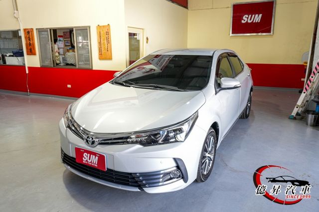 低里程，原廠保養，Keyless、恆溫空調、定速，衛星導航、倒車顯影，原廠車機  第1張相片