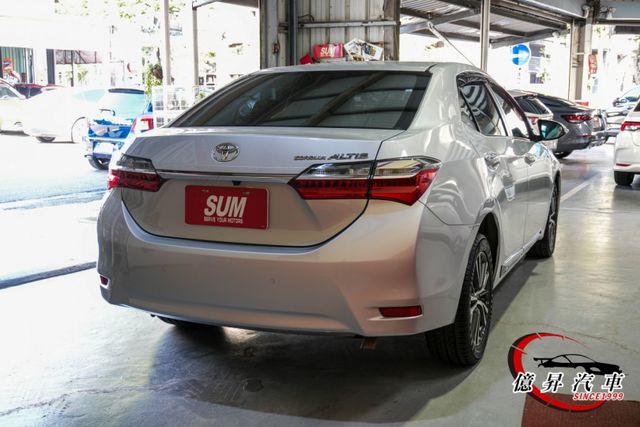 低里程，原廠保養，Keyless、恆溫空調、定速，衛星導航、倒車顯影，原廠車機  第5張相片