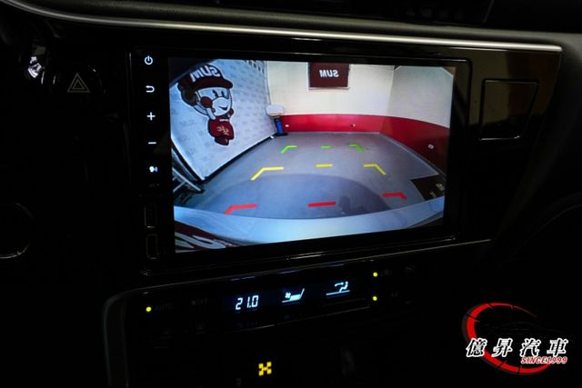 低里程，原廠保養，Keyless、恆溫空調、定速，衛星導航、倒車顯影，原廠車機  第13張相片