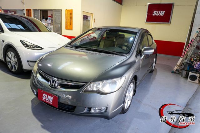 低里程數，天窗、換檔撥片，經典、耐操，優質代步車  第1張相片