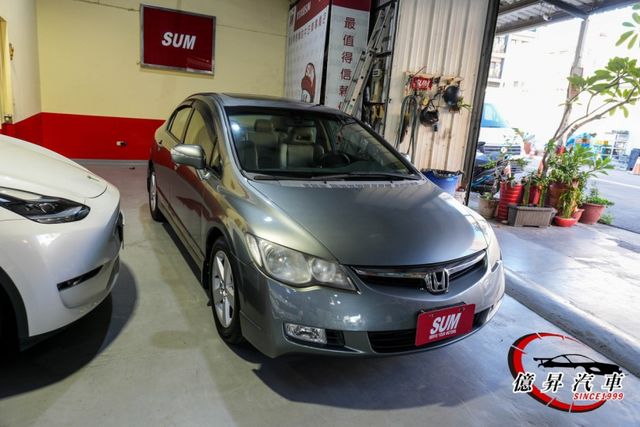 低里程數，天窗、換檔撥片，經典、耐操，優質代步車  第2張相片