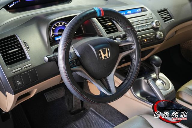 低里程數，天窗、換檔撥片，經典、耐操，優質代步車  第9張相片