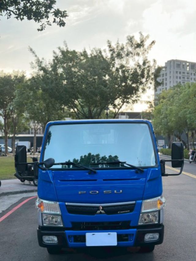 低里程，人人都會開的自排，加裝電動尾門  第3張相片