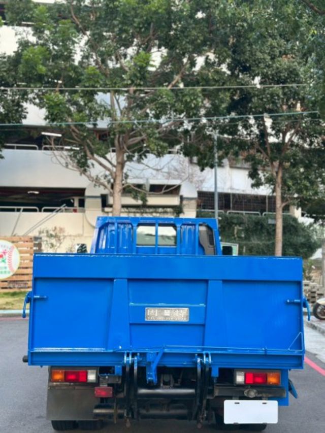 低里程，人人都會開的自排，加裝電動尾門  第5張相片