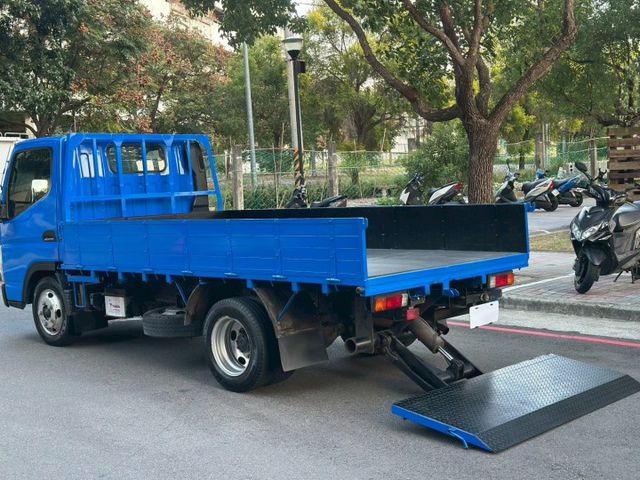 低里程，人人都會開的自排，加裝電動尾門  第7張相片