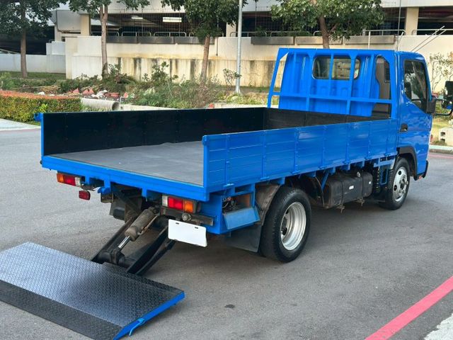 低里程，人人都會開的自排，加裝電動尾門  第8張相片