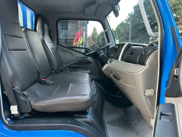 低里程，人人都會開的自排，加裝電動尾門  第13張相片