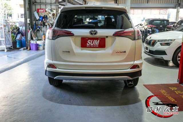 15年11月出廠，小改款RAV4，日本原裝進口，空間大、油耗省  第4張相片