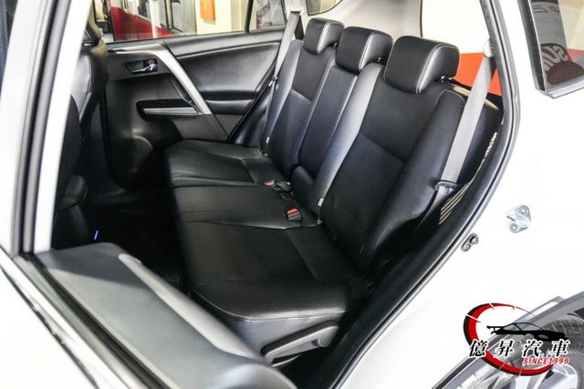 15年11月出廠，小改款RAV4，日本原裝進口，空間大、油耗省  第8張相片