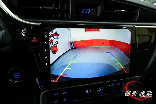 小改款，Keyless、定速、循跡防滑，倒車顯影、衛星導航，多功能影音  第16張相片