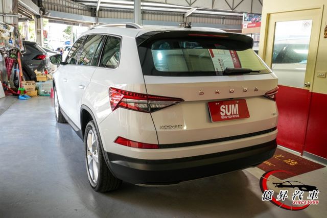 4X4，全景天窗、全數位儀表、360度環景、Matrix智慧型頭燈，新車保固中  第6張相片