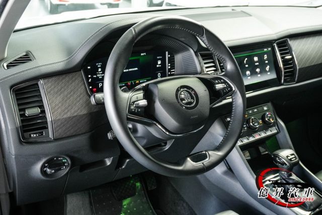 4X4，全景天窗、全數位儀表、360度環景、Matrix智慧型頭燈，新車保固中  第12張相片