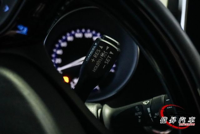 僅跑7.1萬公里，ACC跟車、盲點偵測、車道偏離警示，前衛跨界休旅  第11張相片