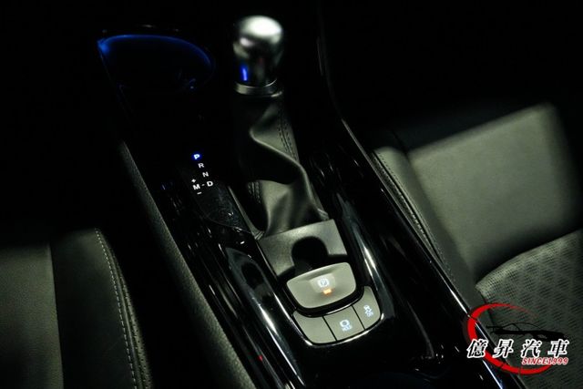 僅跑7.1萬公里，ACC跟車、盲點偵測、車道偏離警示，前衛跨界休旅  第12張相片