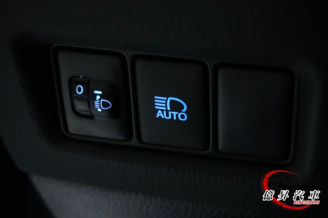 僅跑7.1萬公里，ACC跟車、盲點偵測、車道偏離警示，前衛跨界休旅  第14張相片