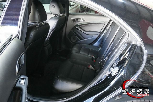 外型年輕、氣場不凡，入門也能有高質感， 時尚、操控、品味一次擁有。  第8張相片