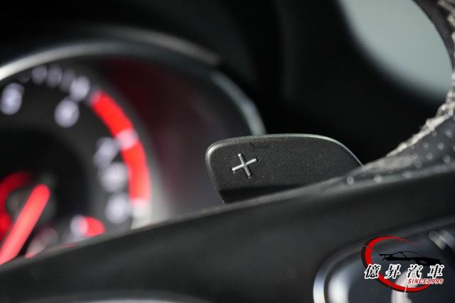 外型年輕、氣場不凡，入門也能有高質感， 時尚、操控、品味一次擁有。  第10張相片