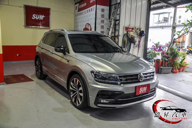 全景天窗、Dynaudio音響，R-Line外觀套件，220匹馬力，性能休旅  第2張相片