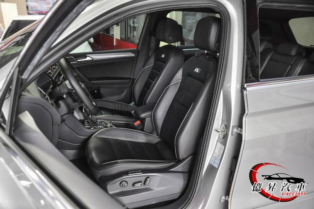 全景天窗、Dynaudio音響，R-Line外觀套件，220匹馬力，性能休旅  第9張相片