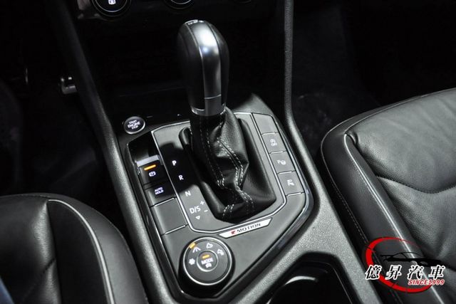 全景天窗、Dynaudio音響，R-Line外觀套件，220匹馬力，性能休旅  第13張相片