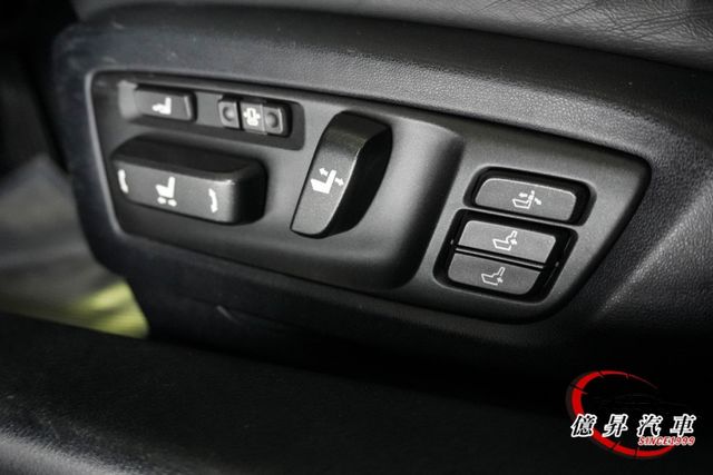 盲點偵測、Mark Levinson音響、冷熱通風椅、抬頭顯示器，大電池剛換新，附工單  第13張相片