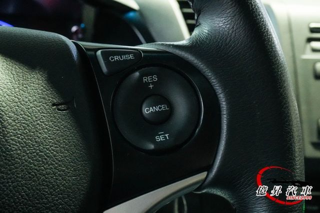 換檔撥片、HID頭燈、天窗，VTI-S版，省油、妥善率優良，經典不敗神車  第12張相片