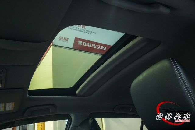 換檔撥片、HID頭燈、天窗，VTI-S版，省油、妥善率優良，經典不敗神車  第14張相片