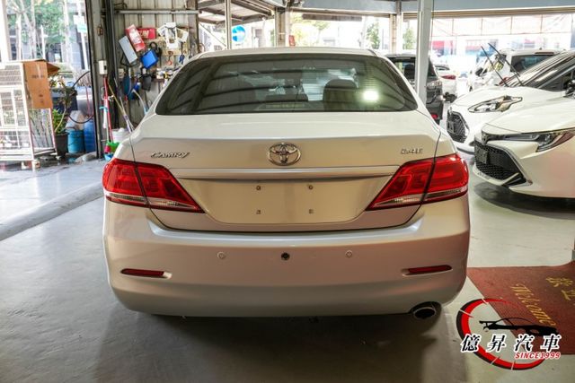 2.4E，引擎耐操、省油好保養，家庭房車首選，空間大、好開又好養  第3張相片