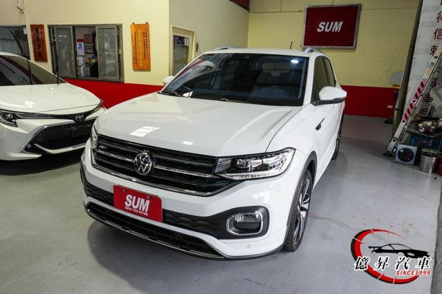 ACC跟車、10.25吋全邏輯數位化儀表、R-Line專屬套件，都會小休旅首選  第1張相片