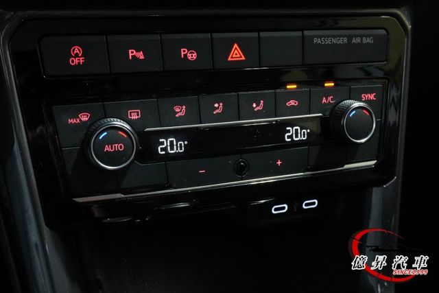 ACC跟車、10.25吋全邏輯數位化儀表、R-Line專屬套件，都會小休旅首選  第15張相片