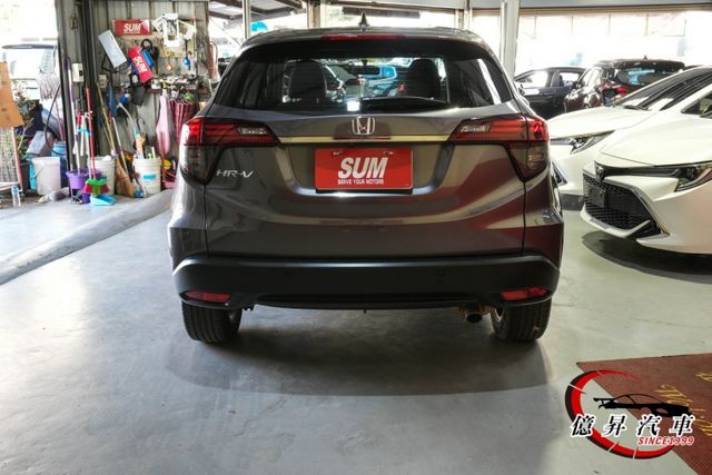 原廠保養，LED頭燈、LED日行燈、換檔撥片、自動感應頭燈，S版，跨界小休旅  第4張相片