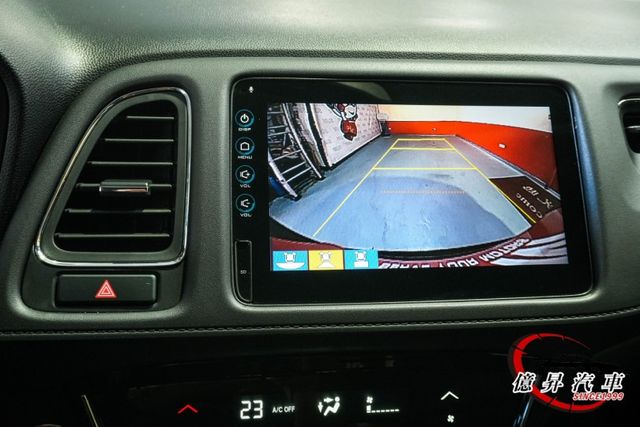 原廠保養，LED頭燈、LED日行燈、換檔撥片、自動感應頭燈，S版，跨界小休旅  第15張相片