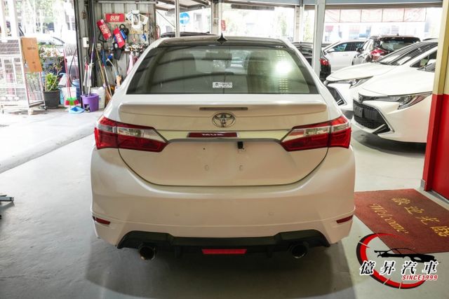 低里程，LED頭燈、換檔撥片、Keyless、專屬Z版空力套件，市場稀有Z版  第4張相片