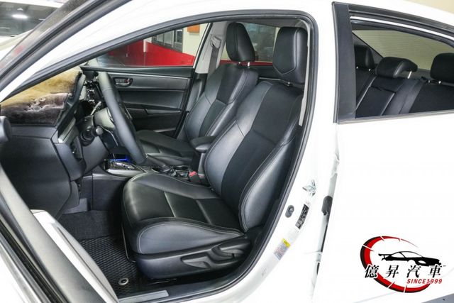 低里程，LED頭燈、換檔撥片、Keyless、專屬Z版空力套件，市場稀有Z版  第10張相片