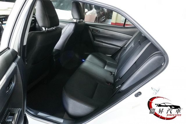 低里程，LED頭燈、換檔撥片、Keyless、專屬Z版空力套件，市場稀有Z版  第11張相片