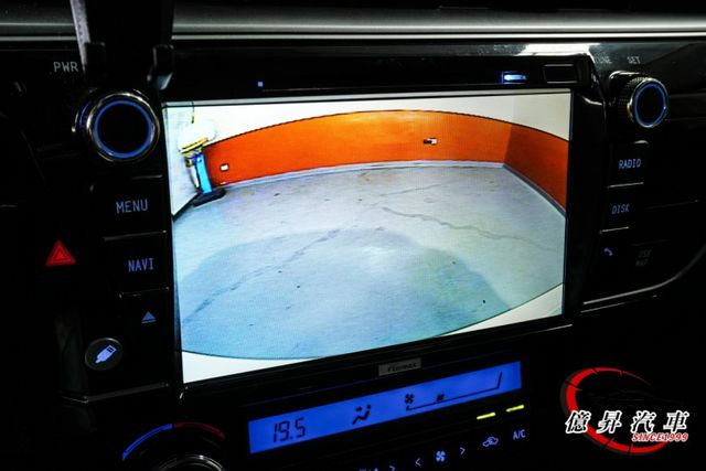 低里程，LED頭燈、換檔撥片、Keyless、專屬Z版空力套件，市場稀有Z版  第17張相片