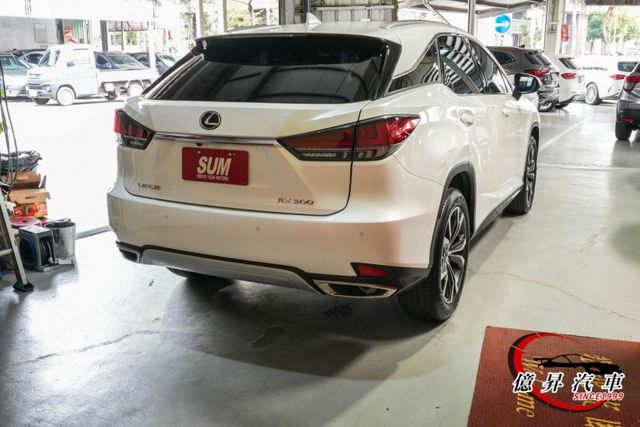 RX300頂級型，抬頭顯示器、電動尾門、ACC跟車、盲點偵測、雙前座通風椅  第6張相片