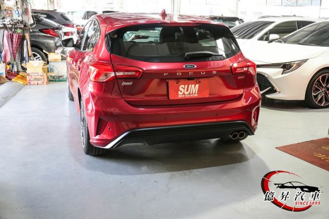 12.3吋數位儀表、抬頭顯示器、電動座椅、B&O音響，高CP值運動房車  第4張相片