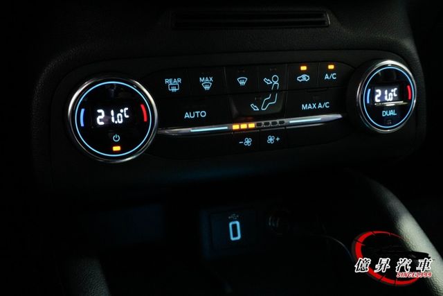 12.3吋數位儀表、抬頭顯示器、電動座椅、B&O音響，高CP值運動房車  第17張相片