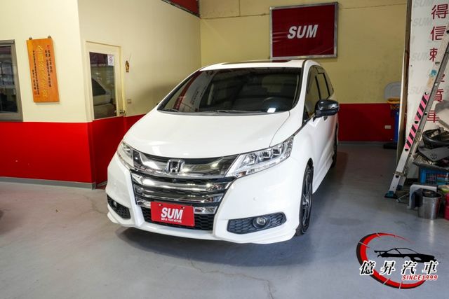 懸吊穩定、長途乘坐不疲累，天窗、雙邊電動滑門、盲點偵測、360度環景，APEX版  第1張相片