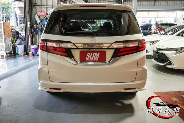 懸吊穩定、長途乘坐不疲累，天窗、雙邊電動滑門、盲點偵測、360度環景，APEX版  第4張相片