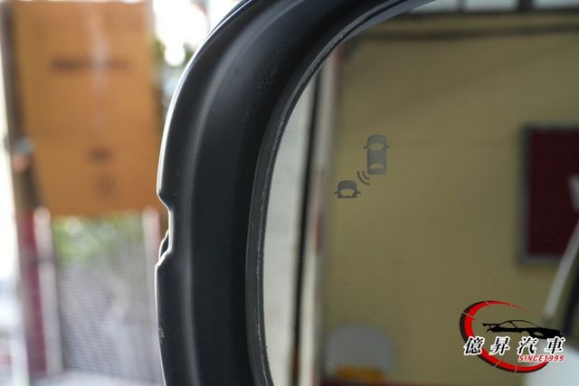 懸吊穩定、長途乘坐不疲累，天窗、雙邊電動滑門、盲點偵測、360度環景，APEX版  第7張相片