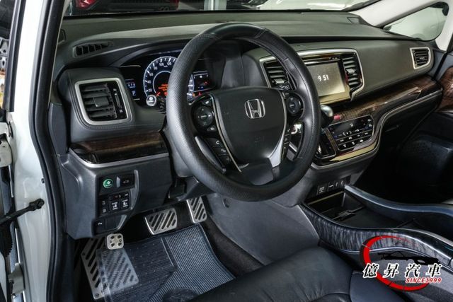 懸吊穩定、長途乘坐不疲累，天窗、雙邊電動滑門、盲點偵測、360度環景，APEX版  第11張相片